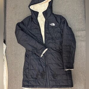The North Face Women's Mossbud Insulated Reversible Parka Navy/white sz S